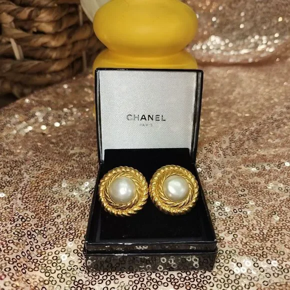 CHANEL Vintage Authentic Clip on earings - Picture 13 of 13